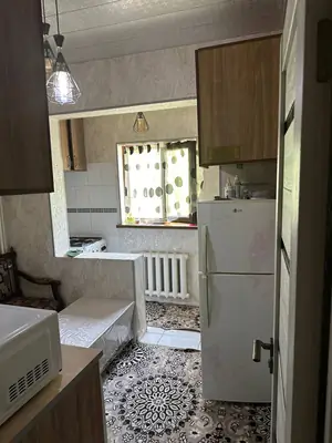 1 xonali kvartira − 42 m², 2/4 qavat