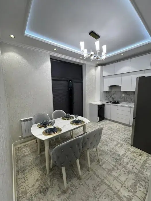 Сдается 2-комнатная квартира − 60 м²
