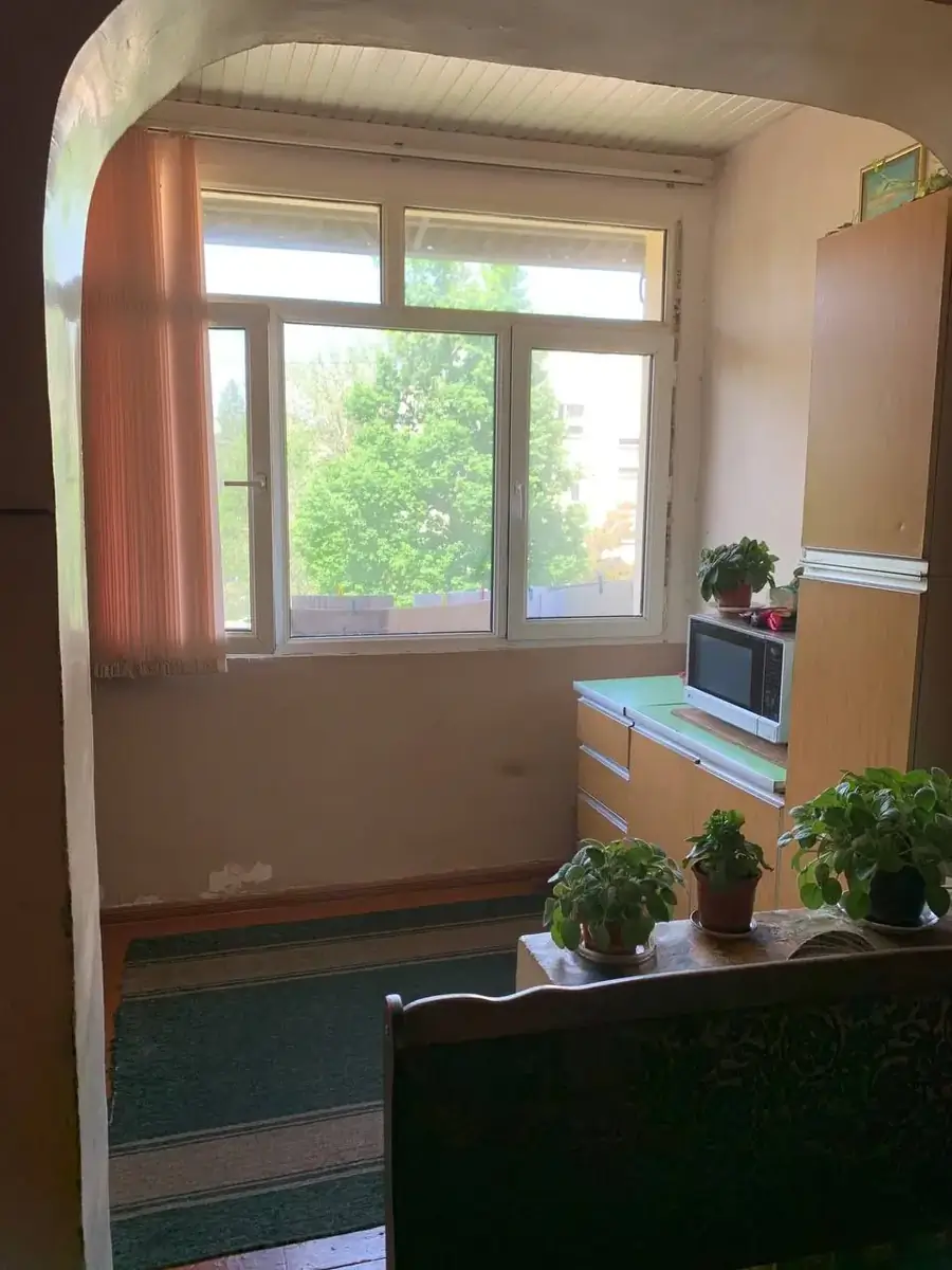 Продается 2-комнатная квартира − 62 м²