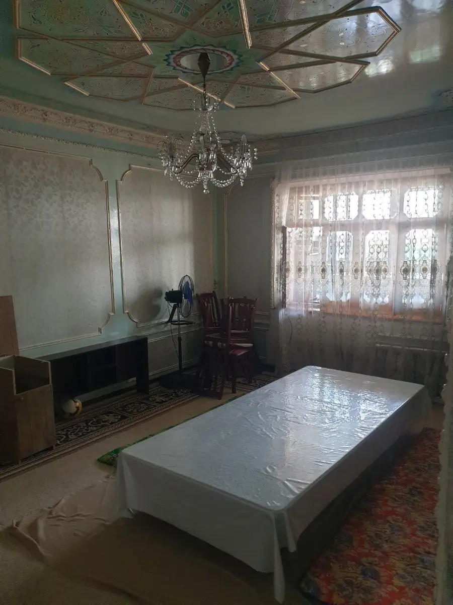 Продается Более 5-комнатная квартира − 105 м²