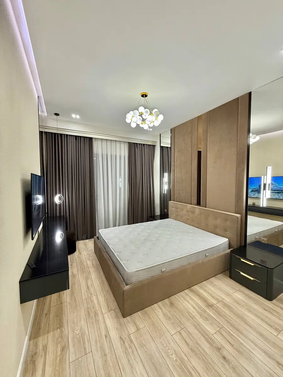 Продается 2-комнатная квартира − 58 м²