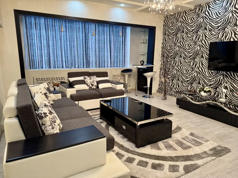 Сдается 2-комнатная квартира − 59 м²