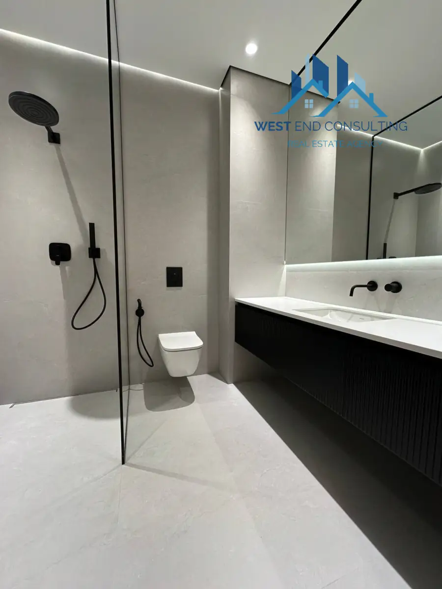 3 xonali kvartira sotiladi − 64 m²