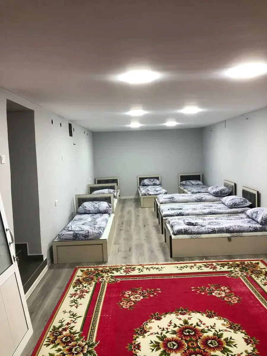 Сдается 1-комнатная квартира − 60 м²