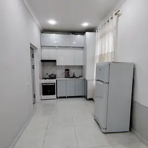 3 xonali kvartira sotiladi − 82 m²