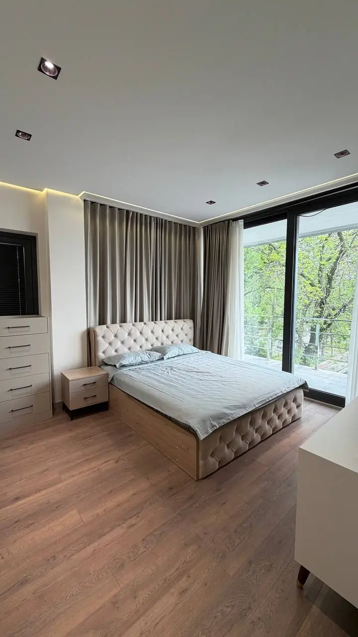 Ijaraga 2 qavatli uy − 300 m²
