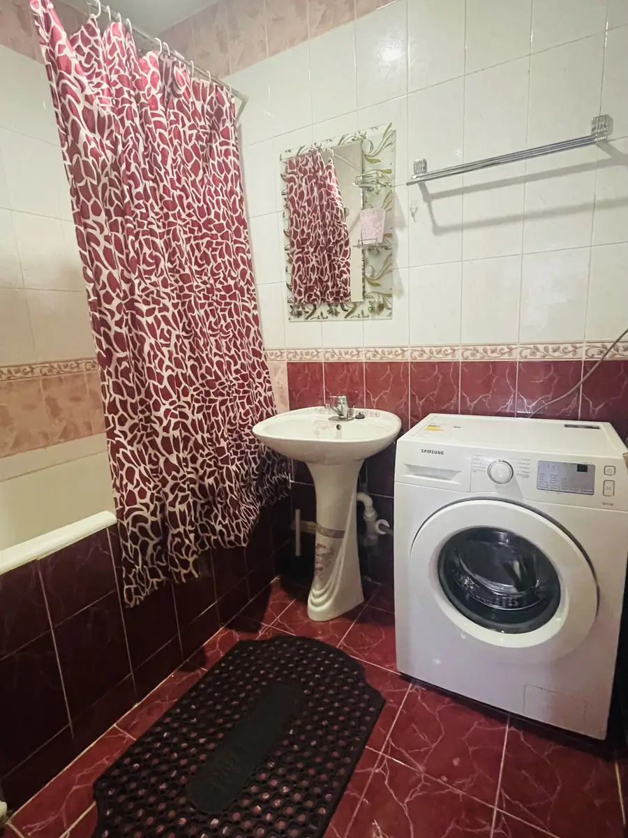 Сдается Более 5-комнатная квартира − 130 м²