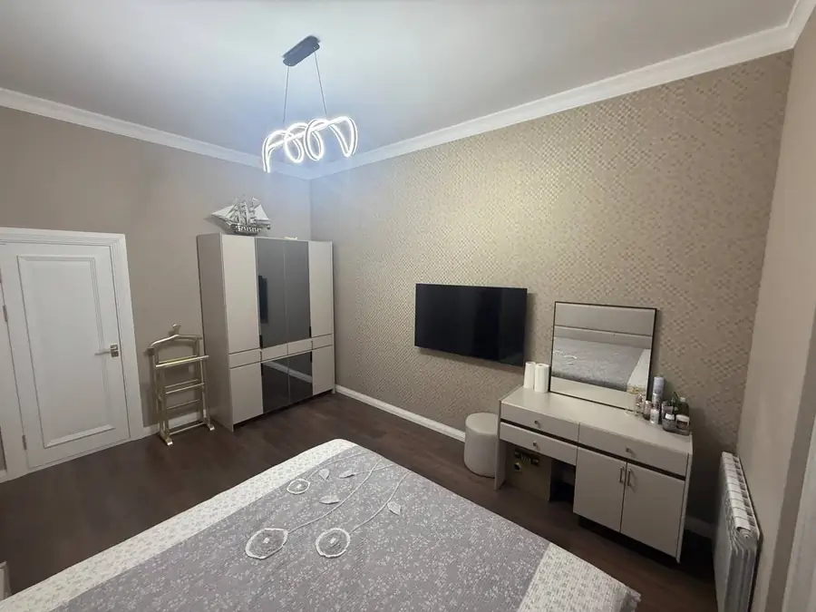 Ijaraga 3 qavatli uy − 400 m²