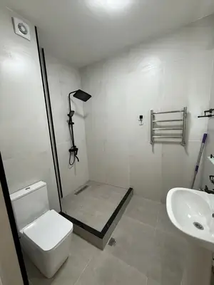 Сдается 2-комнатная квартира − 60 м²