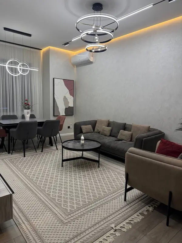 4-комнатная квартира − 125 м², 4/10 этаж