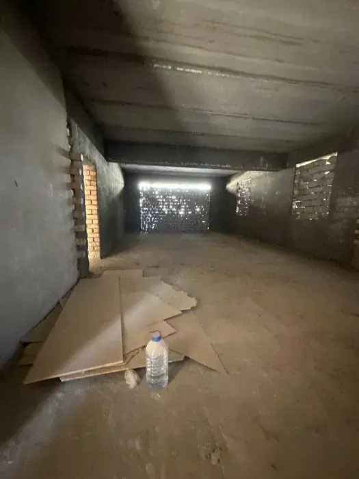 Продается 3-этажный дом − 900 м²