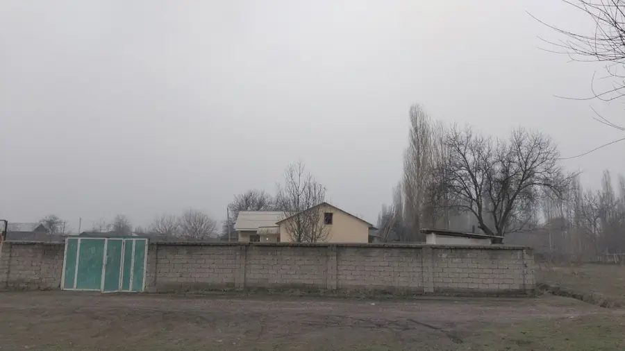 Продается 1-этажный дом − 1700 м²