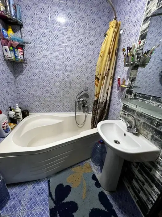 3 xonali kvartira sotiladi − 77 m²