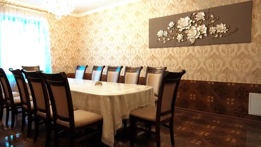 2 qavatli uy sotiladi − 300 m²