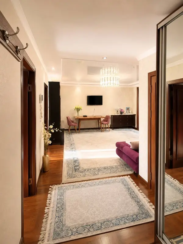 4 xonali kvartira − 100 m², 4/4 qavat