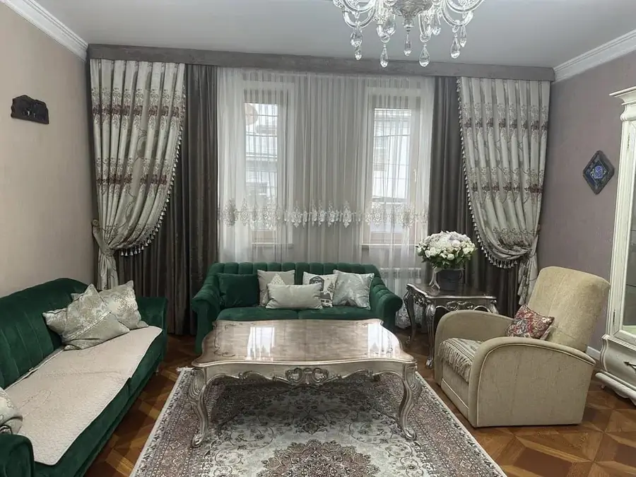 Ijaraga 2 qavatli uy − 250 m²