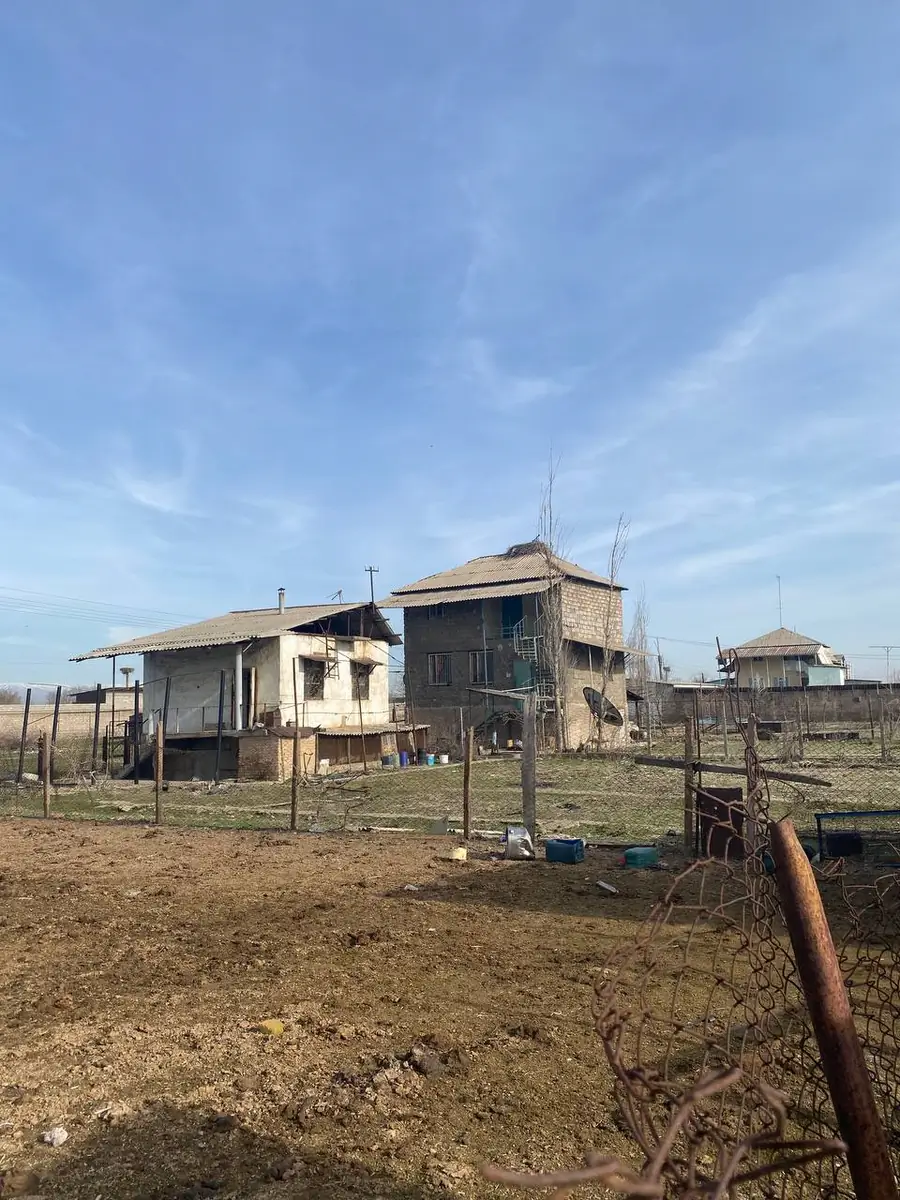 2 qavatli uy sotiladi − 600 m²
