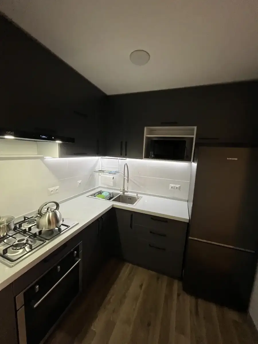 2 xonali kvartira sotiladi − 55 m²