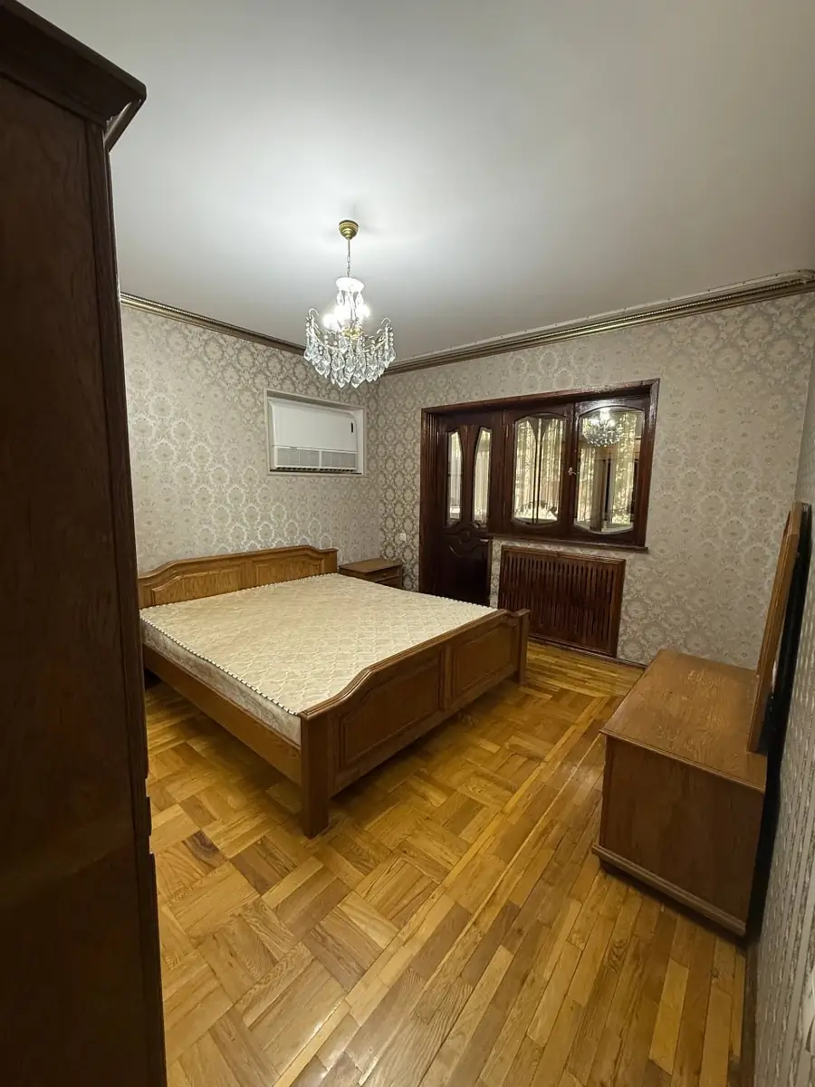 Продается 4-комнатная квартира − 124 м²