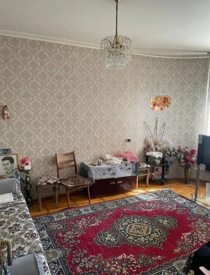 Продается 3-комнатная квартира − 65 м²