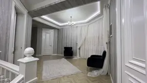 Продается 3-этажный дом − 500 м²