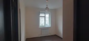 3 xonali kvartira sotiladi − 65 m²
