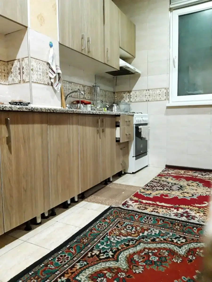 Продается 4-комнатная квартира − 84 м²