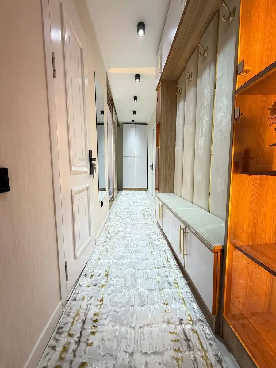 3 xonali kvartira sotiladi − 54 m²