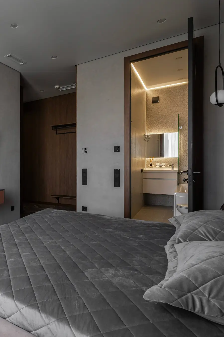 Продается 3-комнатная квартира − 81 м²