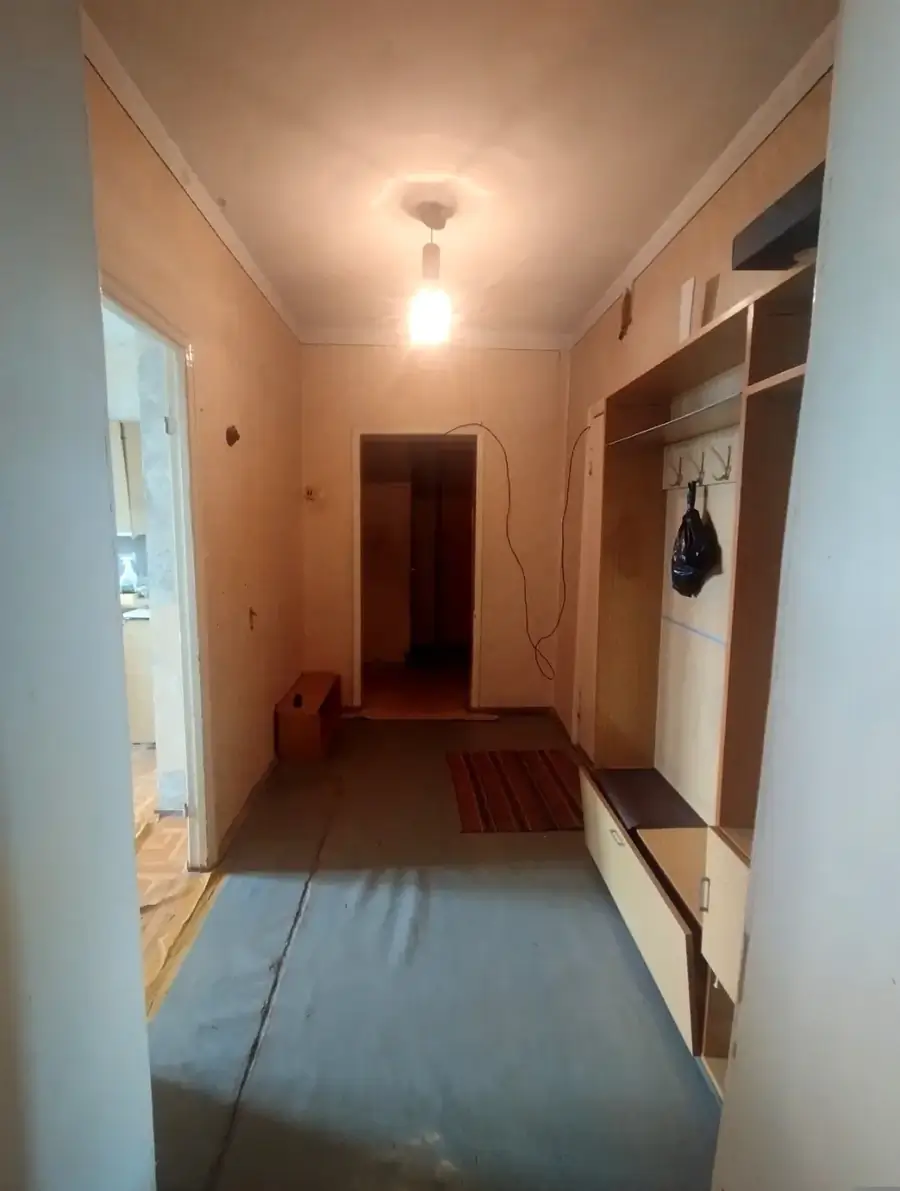 2 xonali kvartira sotiladi − 44 m²