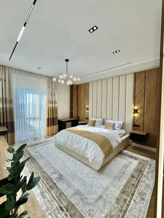 Сдается 4-комнатная квартира − 230 м²