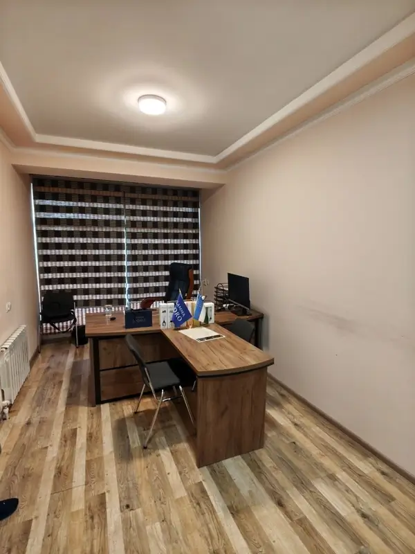 Ofis − 74 m², 2/2 qavat