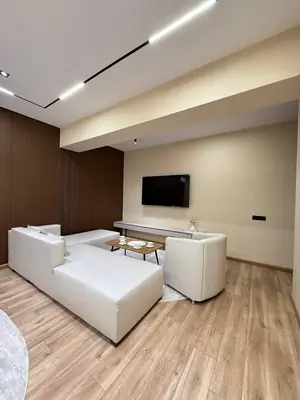 3 xonali kvartira sotiladi − 70 m²