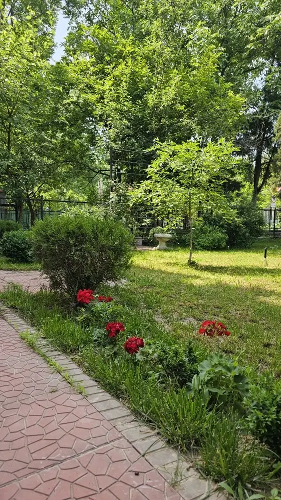 Продается 2-комнатная квартира − 62 м²
