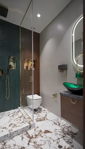 3 xonali kvartira sotiladi − 126 m²