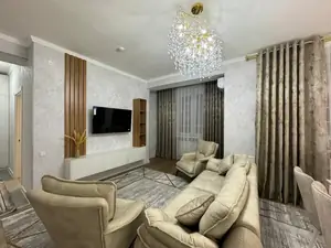 Сдается 2-комнатная квартира − 55 м²