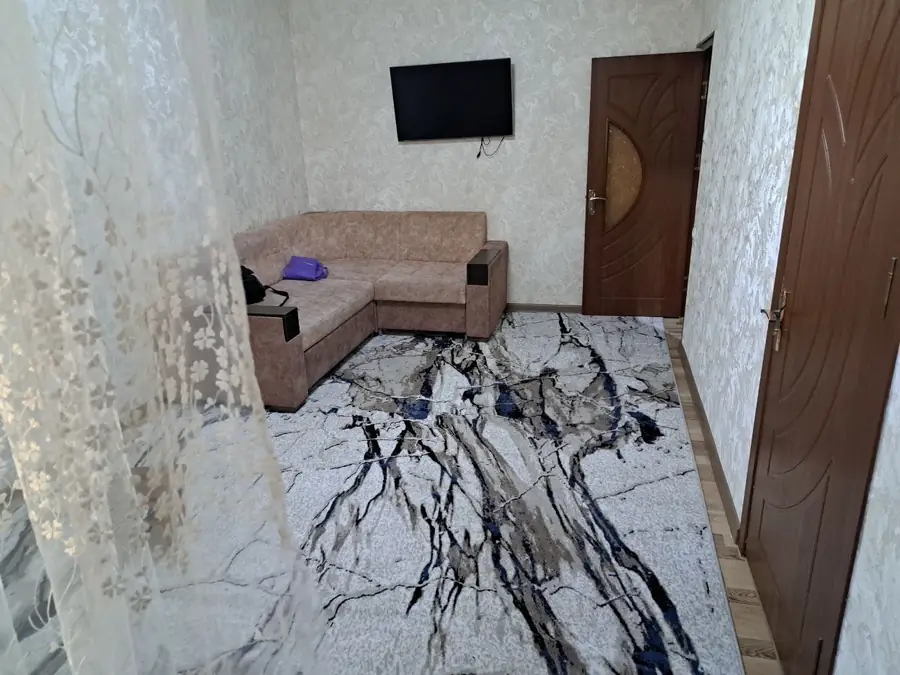 Сдается 3-комнатная квартира − 50 м²