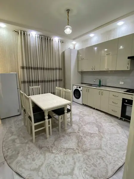 2-комнатная квартира − 70 м², 1/10 этаж