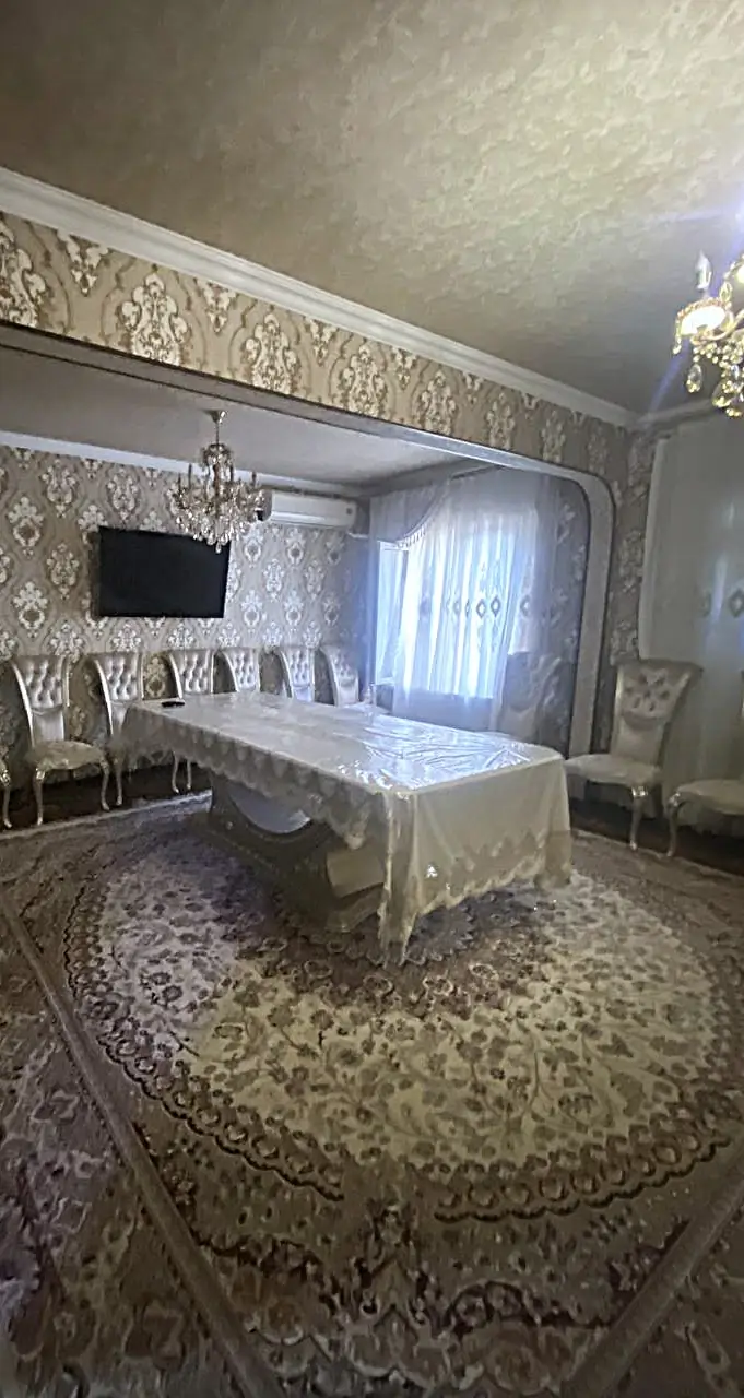 4 xonali kvartira sotiladi − 92 m²
