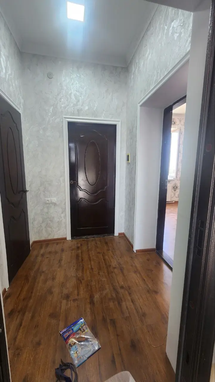 Продается 1-комнатная квартира − 38 м²