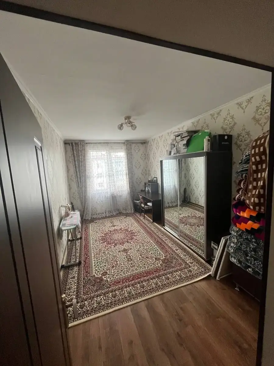 Продается 3-комнатная квартира − 72 м²