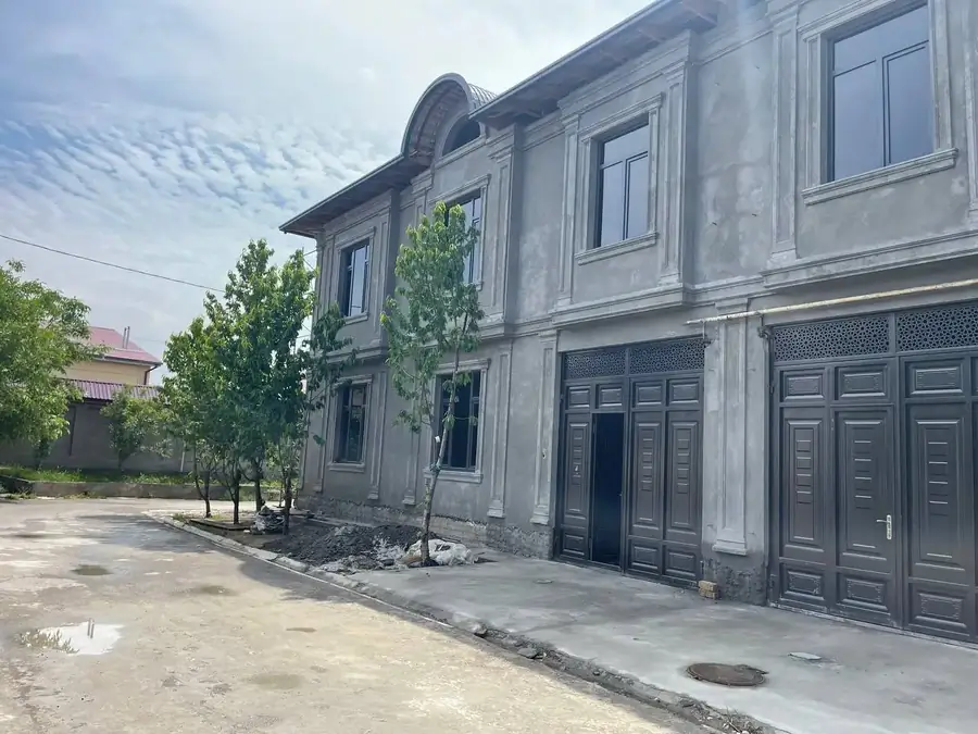 2 qavatli uy sotiladi − 360 m²