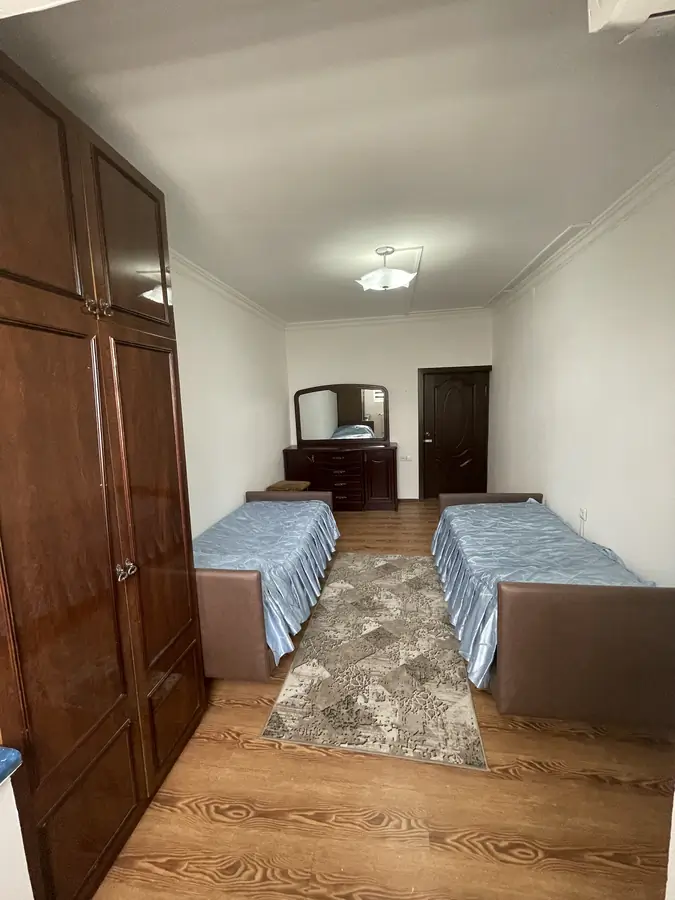 Сдается Более 5-комнатная квартира − 130 м²