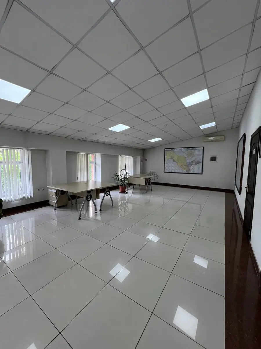 Ijaraga ofis − 600 m²