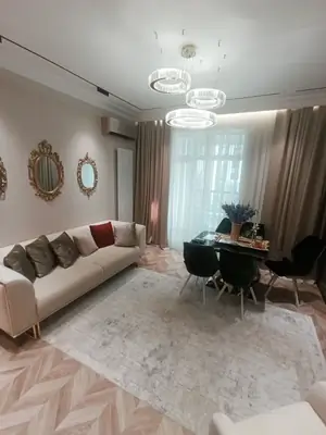 3 xonali kvartira sotiladi − 80 m²