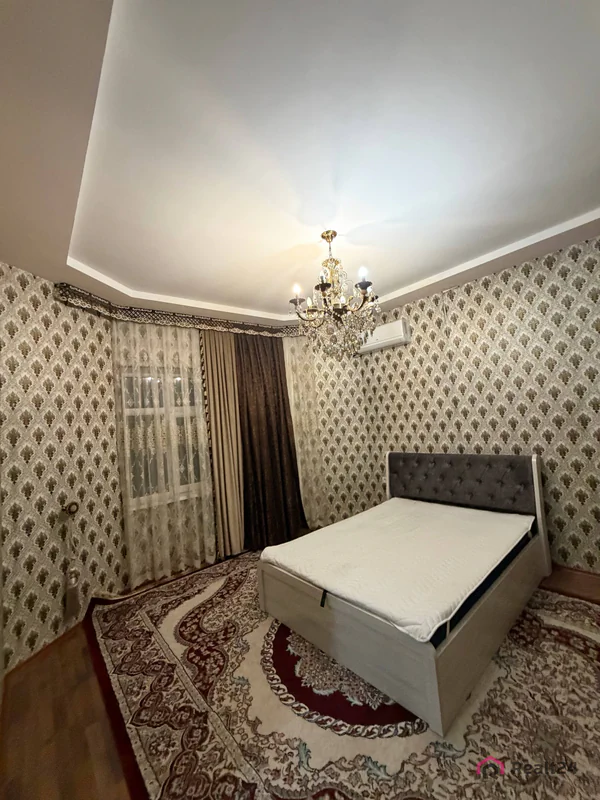 2-этажный дом − 200 м², 2 сот.