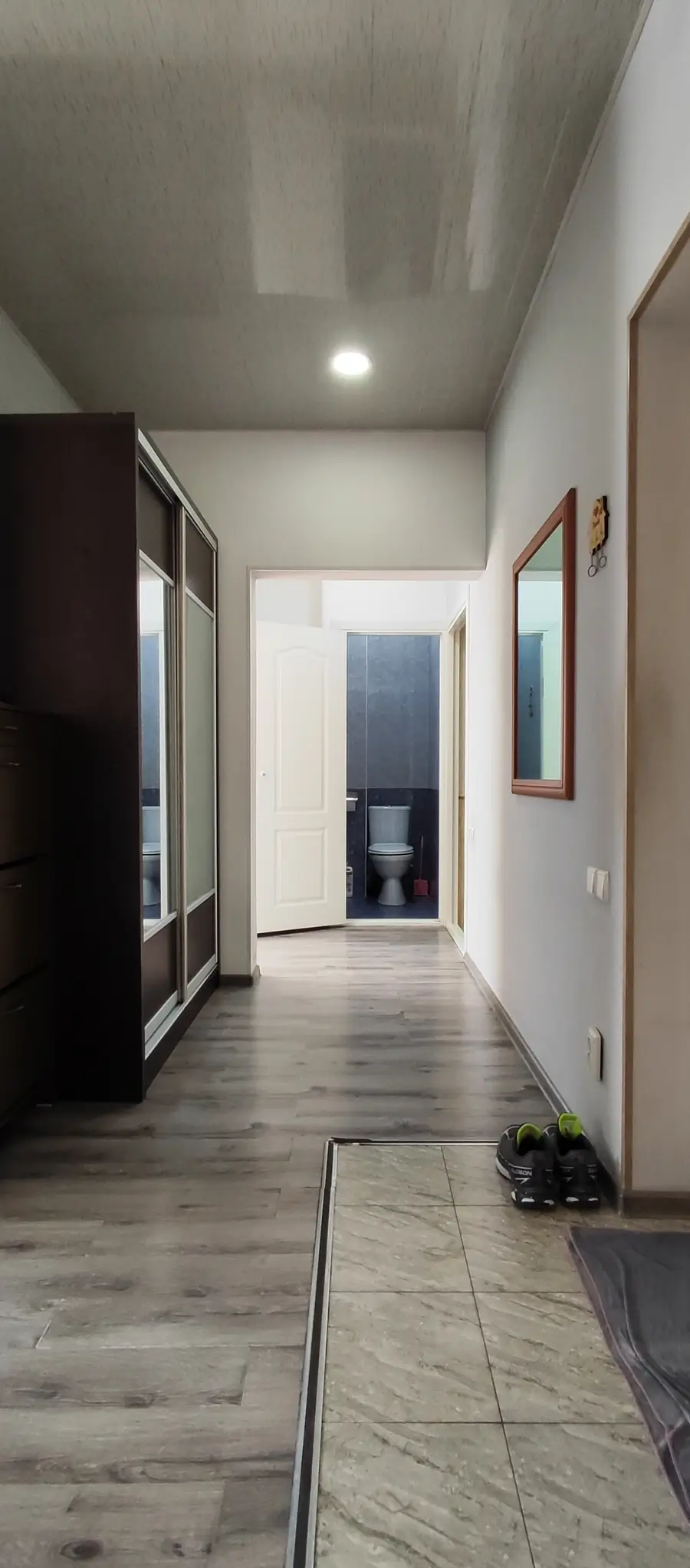 Продается 2-комнатная квартира − 65 м²