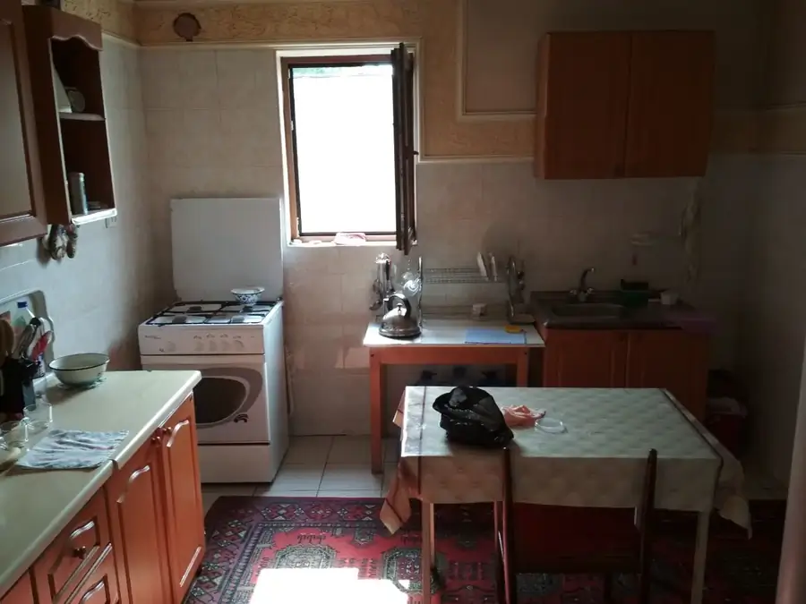 Продается Более 5-комнатная квартира − 125 м²