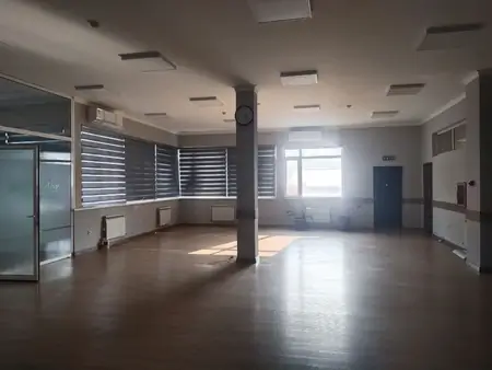 Ofis − 176 m², 2/2 qavat