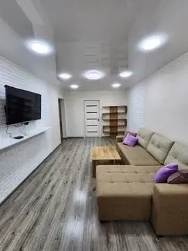 Сдается 2-комнатная квартира − 55 м²